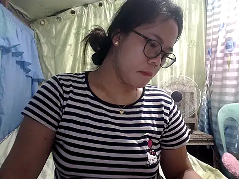 Snapshot of xxdreamgirl69 chatting on April 30, 2026, 10:14 pm xxdreamgirl69 online show from April 30, 2026, 10:14 pm