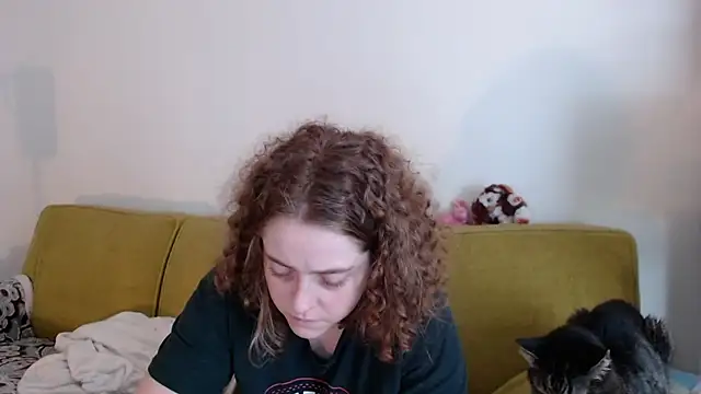 Snapshot of DeliaBlew chatting on May 24, 2026, 12:32 pm DeliaBlew online show from May 24, 2026, 12:32 pm