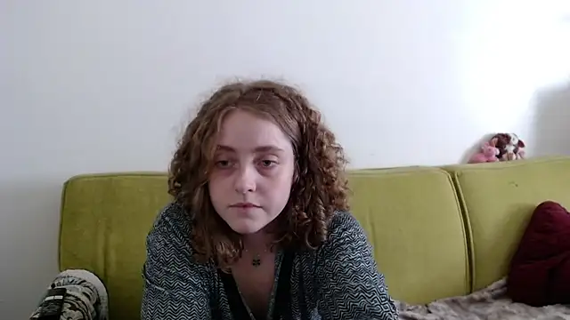 Snapshot of DeliaBlew chatting on June 12, 2026, 7:24 pm DeliaBlew online show from June 12, 2026, 7:24 pm