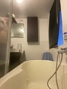 hyperanal online show from July 17, 2026, 8:24 pm