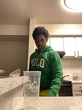 JaHavin- online show from May 12, 2026, 1:36 am