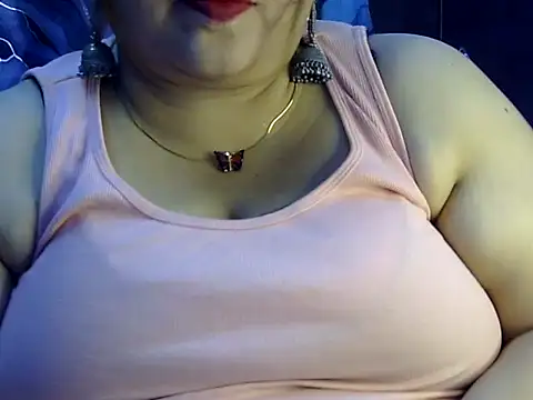 Snapshot of Soniya_Sha chatting on July 13, 2026, 9:34 am Soniya Sha online show from July 13, 2026, 9:34 am