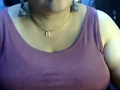 Snapshot of Soniya_Sha chatting on July 28, 2026, 2:13 pm Soniya Sha online show from July 28, 2026, 2:13 pm