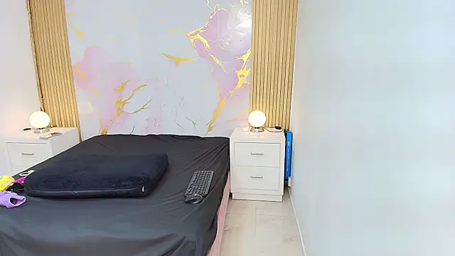 AprillRoss online show from May 22, 2026, 1:50 pm