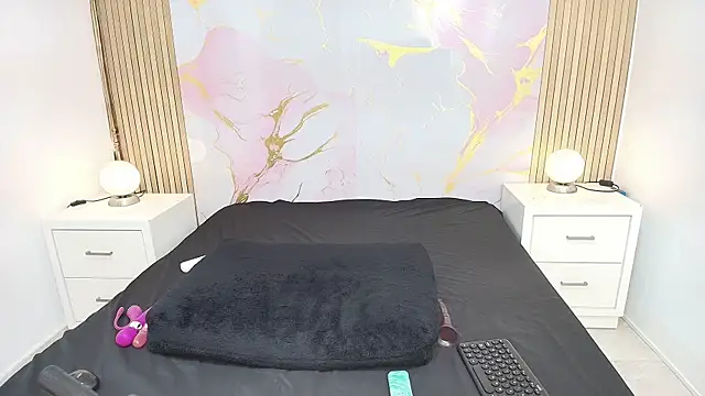 AprillRoss online show from May 29, 2026, 2:37 pm