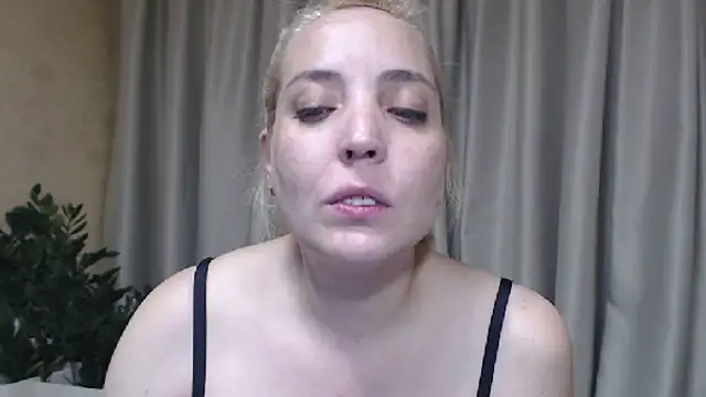 Snapshot of sweetpussy chatting on June 27, 2026, 3:39 pm sweetpussy online show from June 27, 2026, 3:39 pm