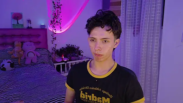 Dani Dancer online show from July 16, 2026, 1:33 am