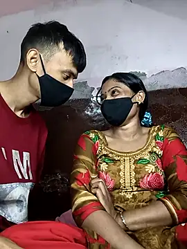 couplegk71 online show from February 8, 2026, 1:20 am