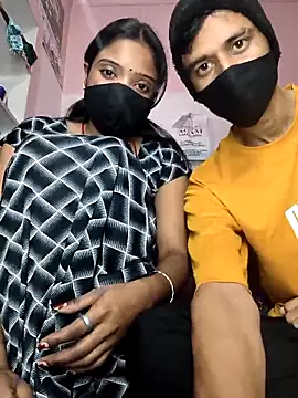 couplegk71 online show from February 13, 2026, 8:49 pm