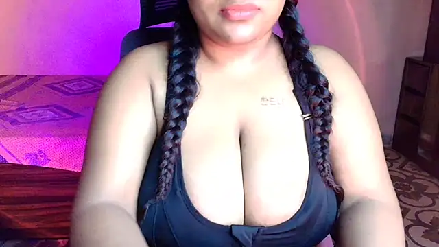 Snapshot of HEZALNUT chatting on July 12, 2026, 6:54 pm HEZALNUT online show from July 12, 2026, 6:54 pm
