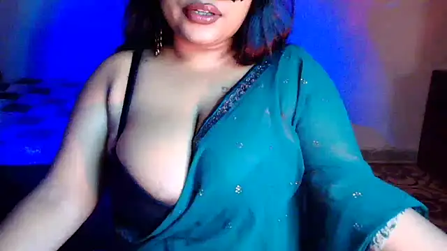 Snapshot of HEZALNUT chatting on July 16, 2026, 6:58 pm HEZALNUT online show from July 16, 2026, 6:58 pm