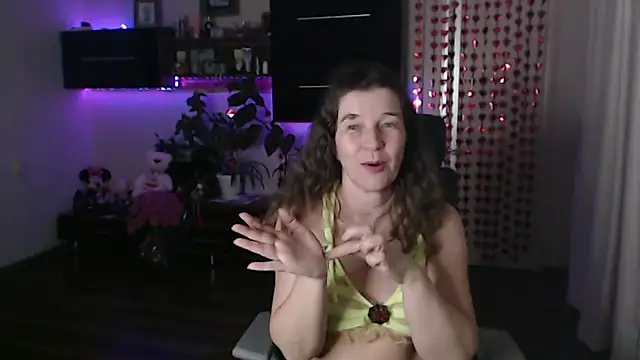 Snapshot of SofiaBoone chatting on February 19, 2026, 7:21 pm SofiaBoone online show from February 19, 2026, 7:21 pm