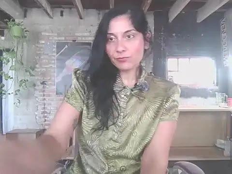 DommeVioleta online show from June 11, 2026, 5:33 pm
