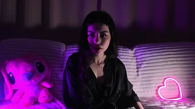 LisaColee online show from June 7, 2026, 10:35 pm