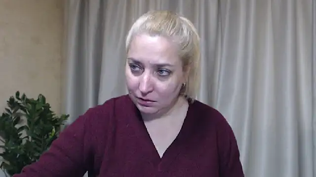 Snapshot of sweetpussy13 chatting on June 4, 2026, 5:24 am sweetpussy13 online show from June 4, 2026, 5:24 am