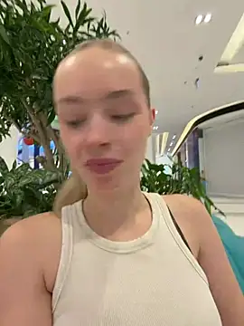 SunnyShiney online show from July 3, 2026, 6:03 pm
