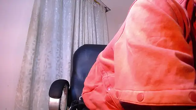 TOMBOYSEXX online show from June 17, 2026, 10:39 am