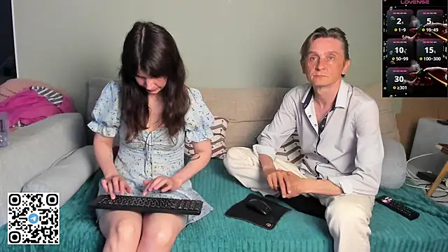 WeliosCouple online show from June 26, 2026, 7:24 am