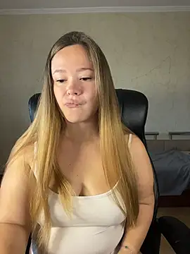 CaramelleSugarr online show from July 18, 2026, 5:17 pm
