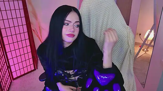 Dark Diva online show from May 27, 2026, 1:57 am