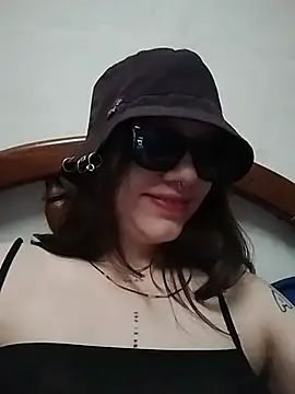 valerria 44 online show from July 7, 2026, 4:00 pm