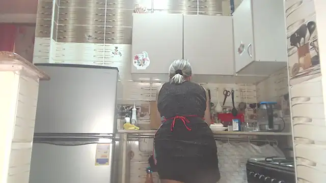 RebeccaDarling online show from June 25, 2026, 5:12 am