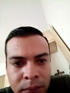 soytorres92 online show from May 14, 2026, 7:09 pm