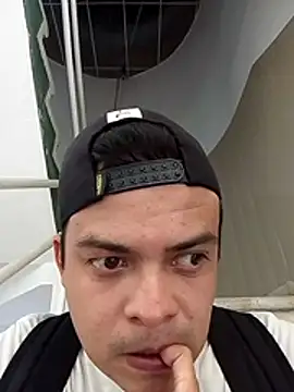 soytorres92 online show from July 6, 2026, 8:44 pm