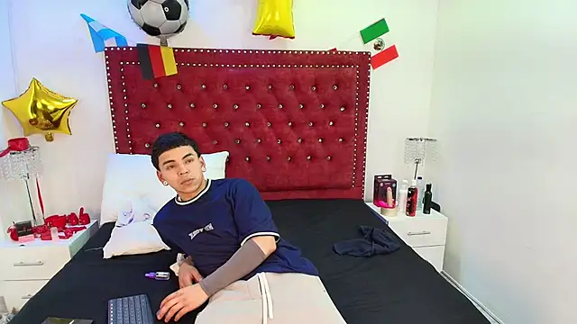 Jaden and sofia online show from June 30, 2026, 3:07 am