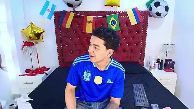 Jaden and sofia online show from July 3, 2026, 4:08 am