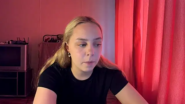 ZoraDearmon online show from August 7, 2026, 10:39 am