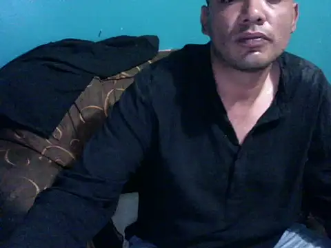 Snapshot of latinomoreno95 chatting on May 15, 2026, 10:50 pm latinomoreno95 online show from May 15, 2026, 10:50 pm