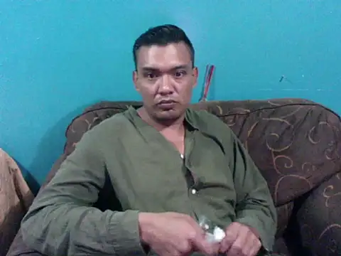 Snapshot of latinomoreno95 chatting on July 16, 2026, 1:33 am latinomoreno95 online show from July 16, 2026, 1:33 am