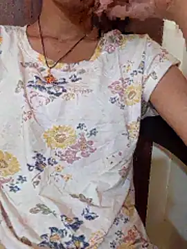Snapshot of Kanchan7909 chatting on April 25, 2026, 1:41 am Kanchan7909 online show from April 25, 2026, 1:41 am