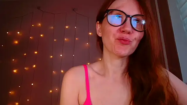 Snapshot of MelanyOxx chatting on June 19, 2026, 12:15 am MelanyOxx online show from June 19, 2026, 12:15 am