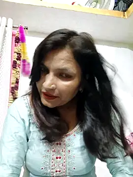Priyaa 1433 online show from June 18, 2026, 4:57 am