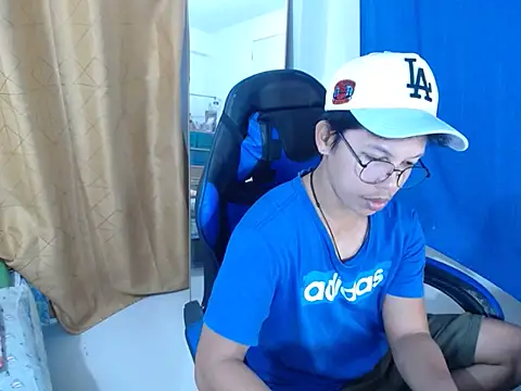 holly oreo online show from July 10, 2026, 3:14 pm