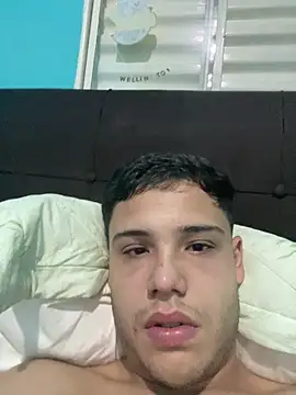 Wellington00  online show from May 6, 2026, 3:24 am