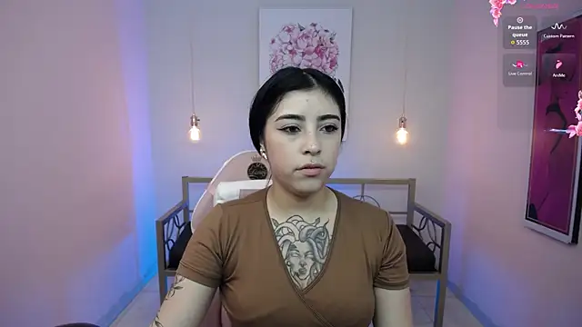 Snapshot of Adri_gomez_x chatting on June 14, 2026, 12:29 pm Adri gomez x online show from June 14, 2026, 12:29 pm
