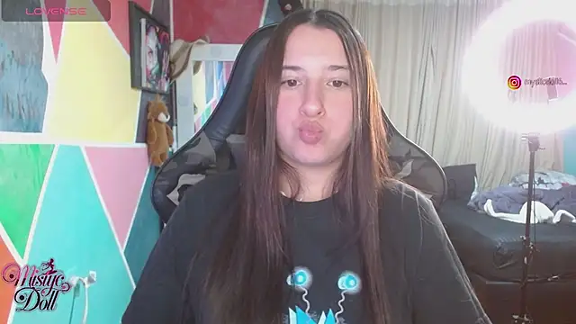 Mysticdooll69 online show from May 17, 2026, 9:22 pm