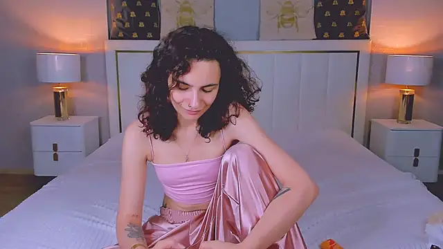 Snapshot of RIANA_SI chatting on July 10, 2026, 12:48 am RIANA SI online show from July 10, 2026, 12:48 am