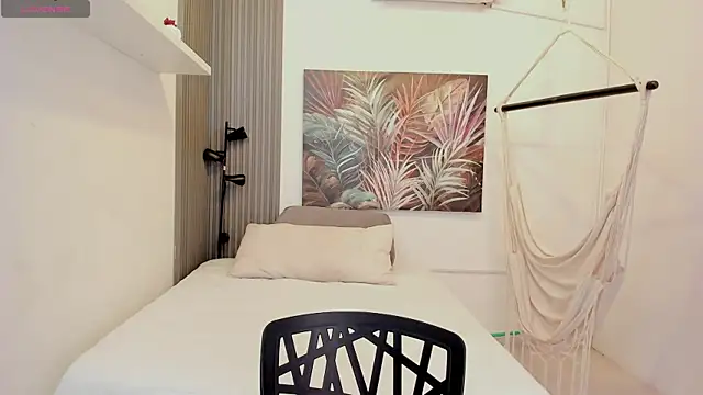 ailann  online show from July 10, 2026, 7:38 pm