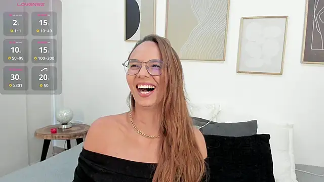 Snapshot of Julianneharris chatting on April 24, 2026, 2:52 pm Julianneharris online show from April 24, 2026, 2:52 pm