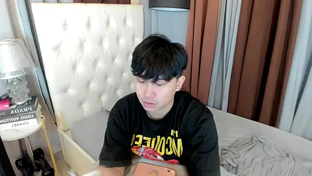 davincihugecock online show from July 13, 2026, 6:33 pm
