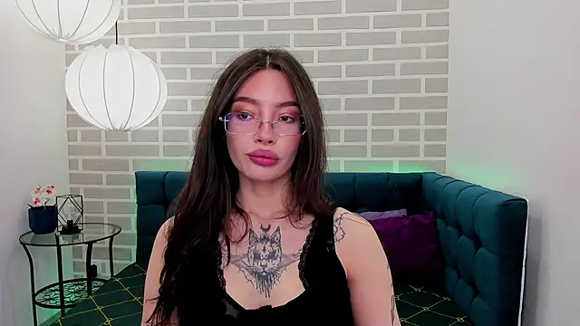 IvyDainty online show from May 27, 2026, 1:35 am
