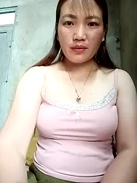 Snapshot of Nunaa2x chatting on May 21, 2026, 4:52 am Nunaa2x online show from May 21, 2026, 4:52 am