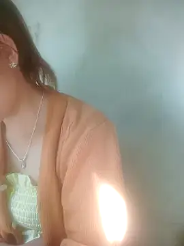 jjennyyy online show from May 12, 2026, 8:44 am