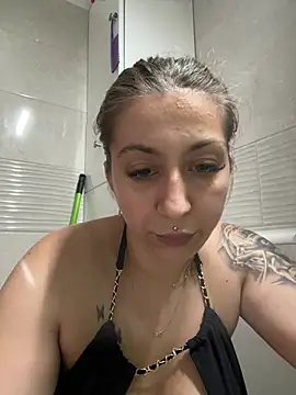 Snapshot of dalia0710 chatting on June 25, 2026, 1:04 pm dalia0710 online show from June 25, 2026, 1:04 pm