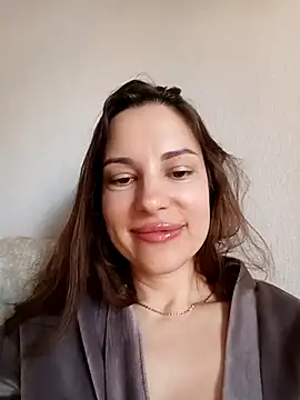 She-Moon online show from May 15, 2026, 5:47 am