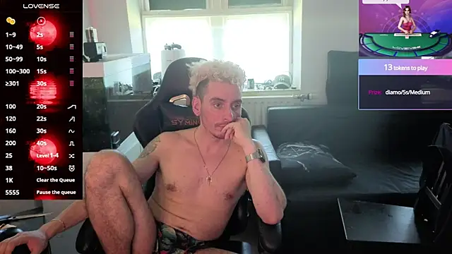 Snapshot of Rayzel_White chatting on June 21, 2026, 2:08 pm Rayzel White online show from June 21, 2026, 2:08 pm